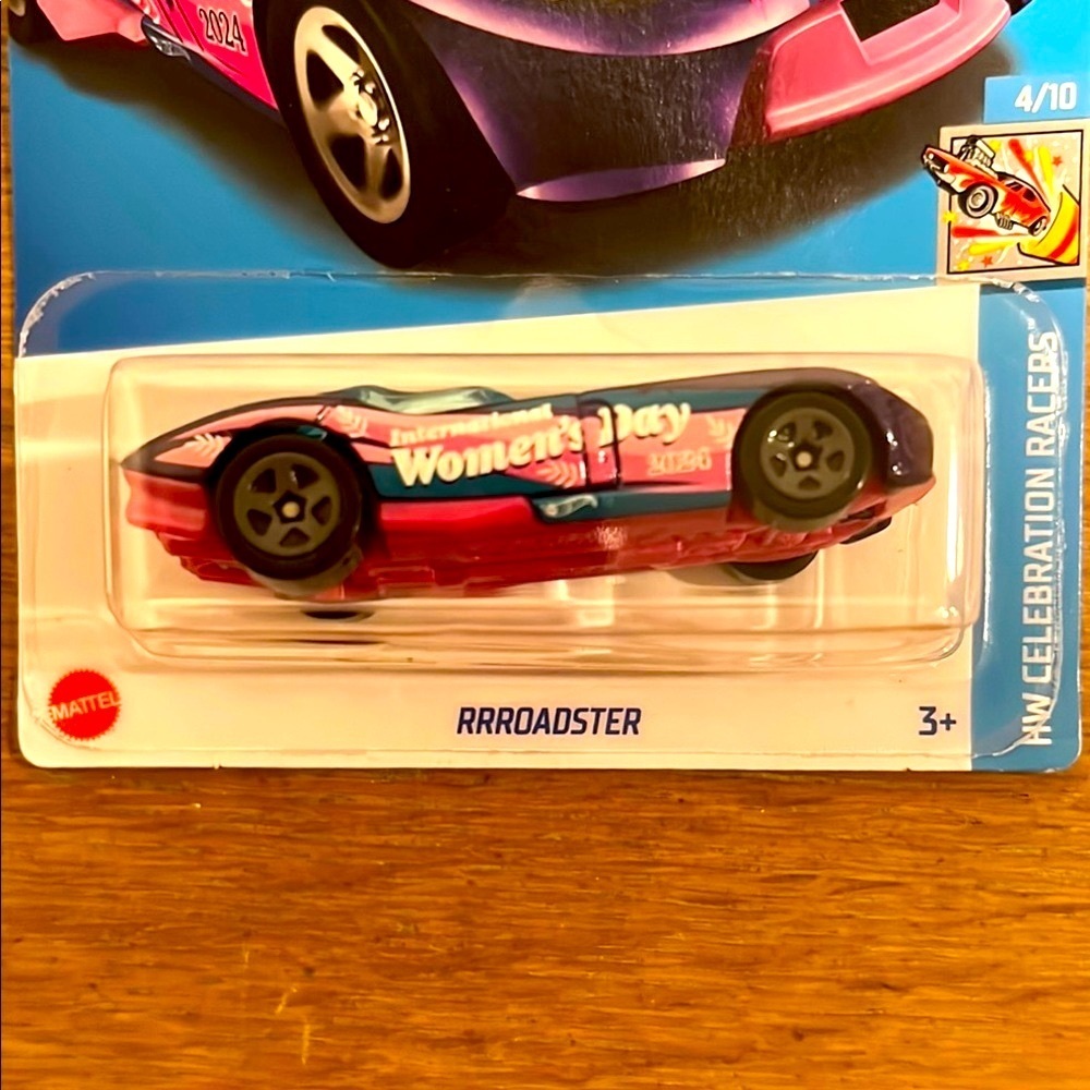 Hot Wheels RROADSTER International Women’s Day Pink and Blue Celebration Racer - Picture 4 of 8